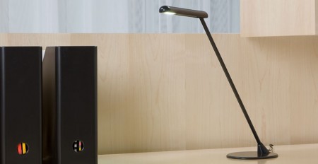 The Flute Personal Light is a LED light that is available in white, graphite and metallic silver.