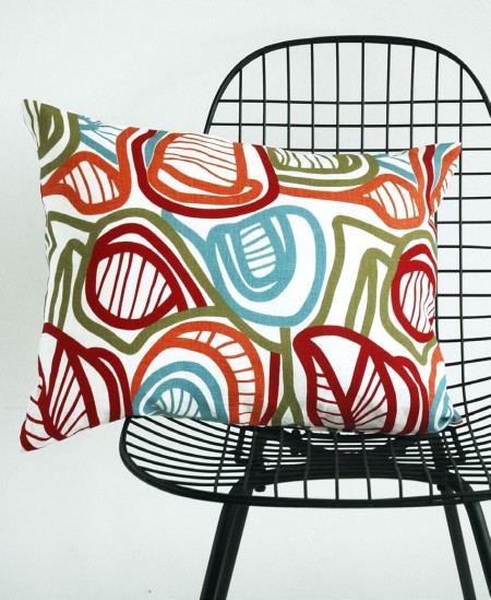 Every home needs great, colourful pillows and cushions to liven up the space. We have a huge selection of high quality pillows, all with down fill, in a very large range of colours. 