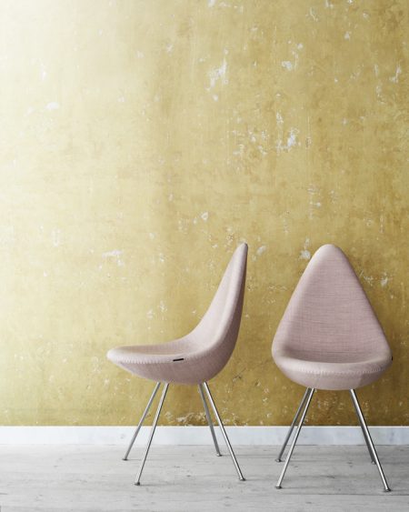 The Fritz Hansen Drop Chair was designed by Arne Jacobsen in 1958, and has now been relaunched. Looking very fresh and vibrant in Millennial pink, but also available in a wide range of highly curated other colours and fabrics! 