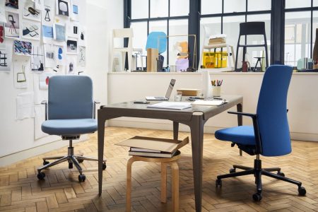 The Vitra Pacific Chair Its appearance is strongly defined by the backrest, which extends so far down that no mechanical components are visible from behind, with the exception of the base. With its linear silhouette and understated design, the chair is an ideal addition to any contemporary interior.