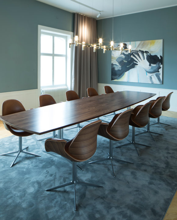 Onecollection Council Barrel Table